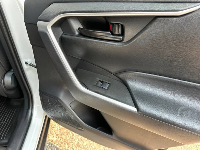 Used 2023 Toyota RAV4 LE AWD/4WD image 24