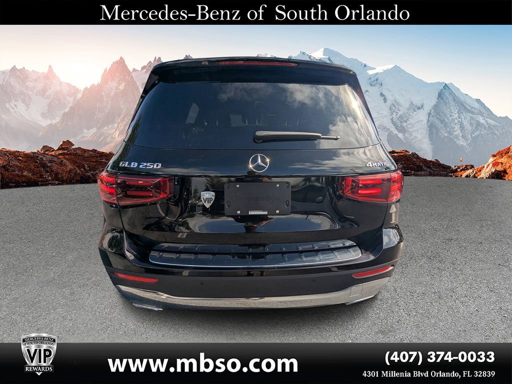 Used 2024 Mercedes-Benz GLB 250 4MATIC image 16