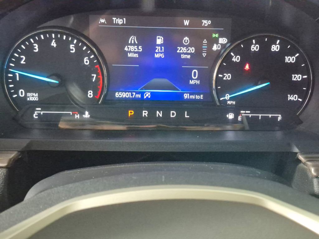Used 2021 Ford Explorer Limited w/ Equipment Group 301A AWD/4WD image 12
