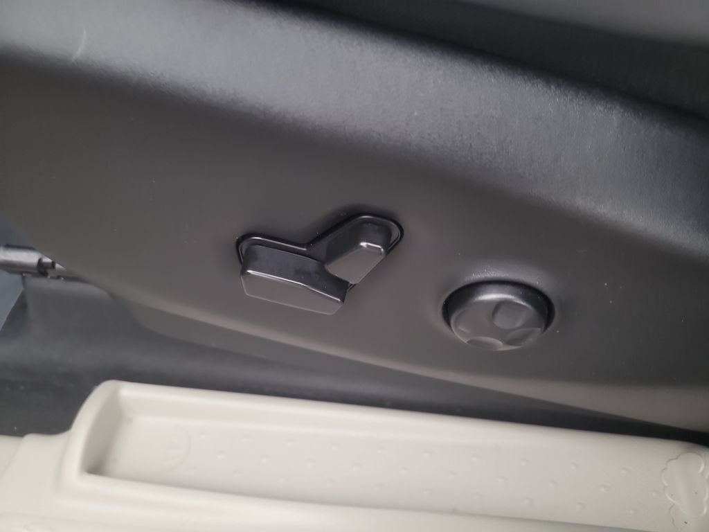 Certified 2023 Chrysler Pacifica Touring-L FWD image 22