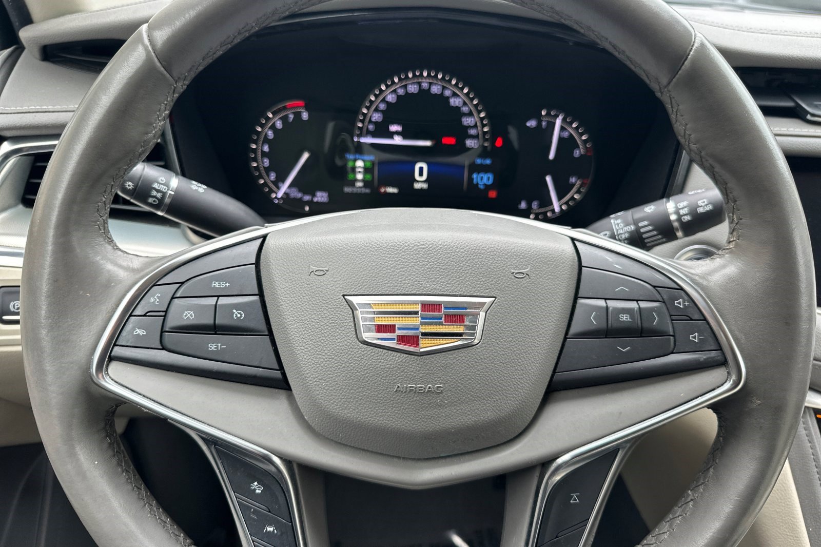 Used 2018 Cadillac XT5 Luxury w/ Driver Awareness Package image 18