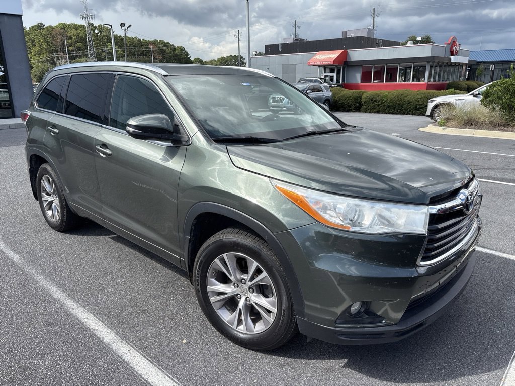 Used 2014 Toyota Highlander XLE AWD/4WD image 2