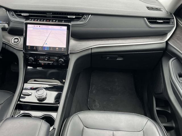 Used 2023 Jeep Grand Cherokee Limited image 19