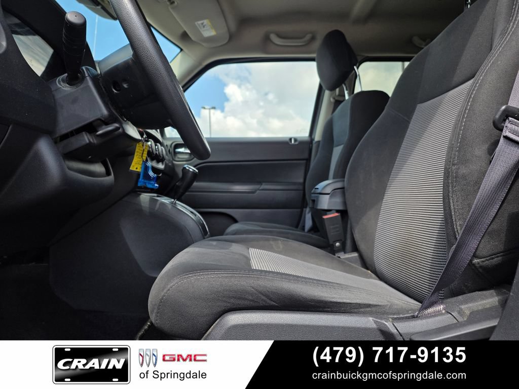 Used 2017 Jeep Patriot Sport w/ Power Value Group AWD/4WD image 11