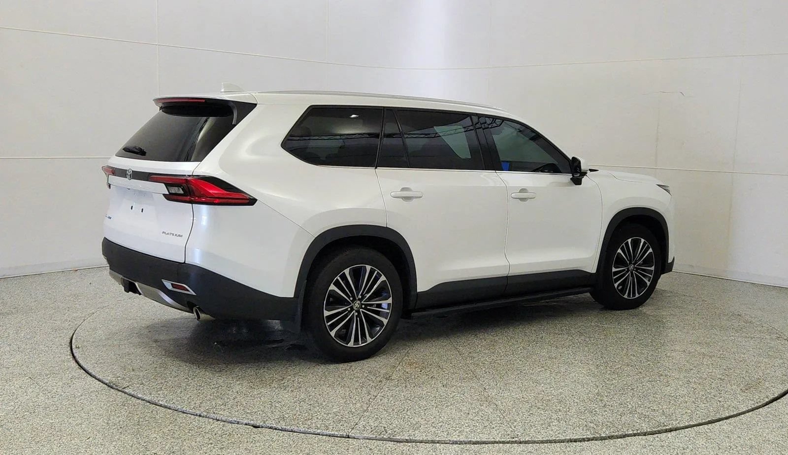 Used 2024 Toyota Grand Highlander AWD Hybrid image 7