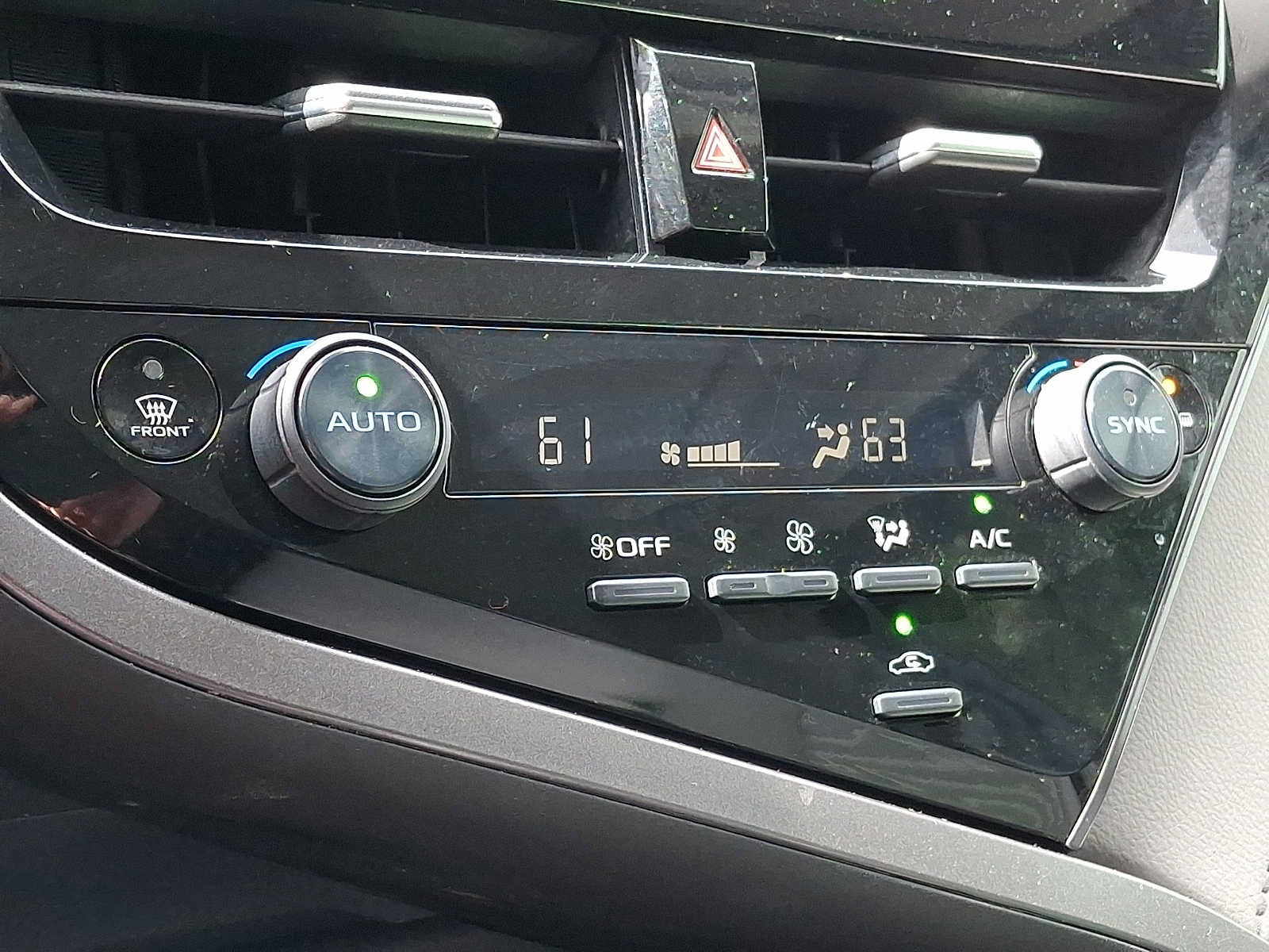 Used 2023 Toyota Camry SE FWD image 13
