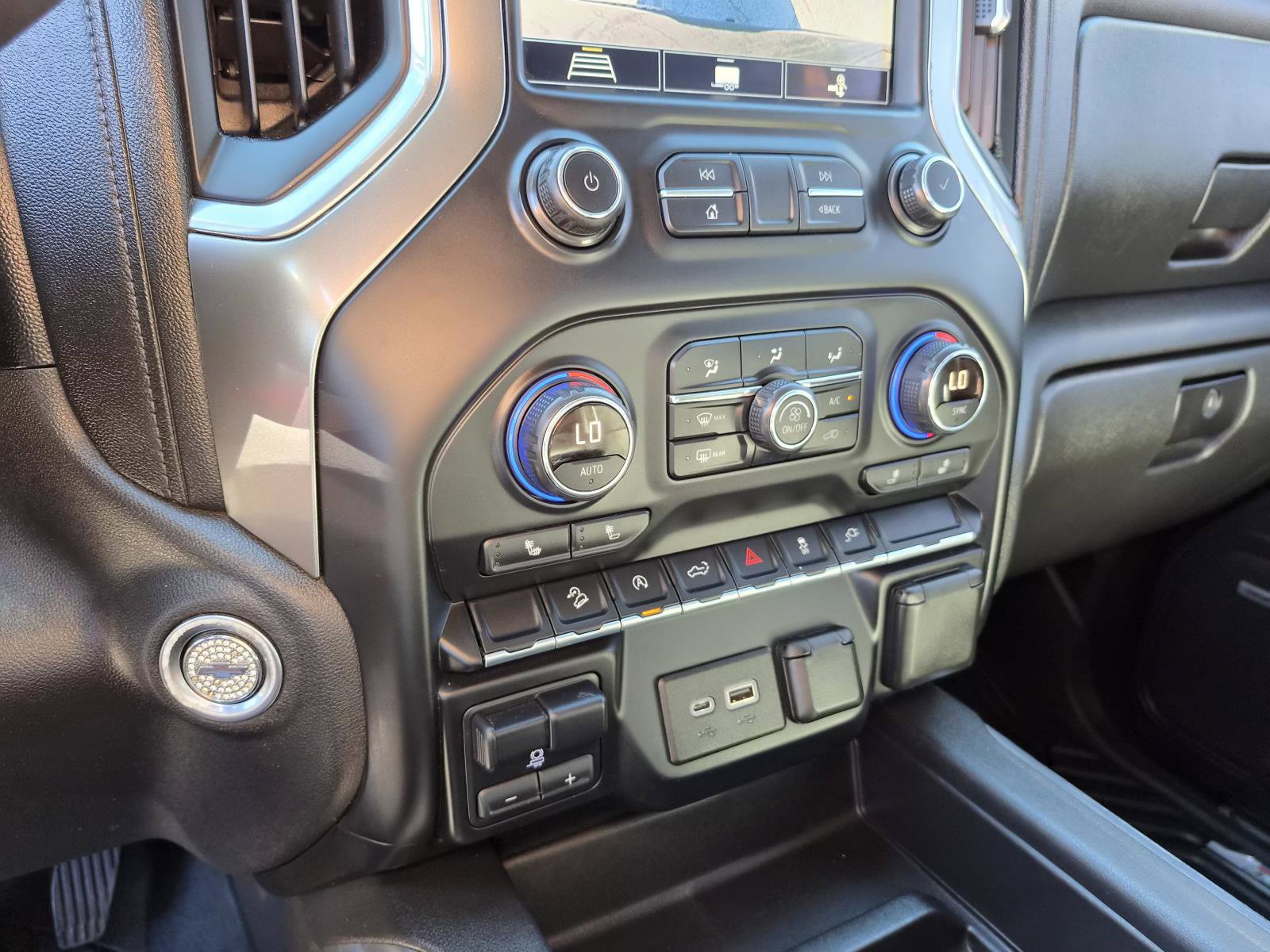 Used 2020 Chevrolet Silverado 1500 LT Trail Boss AWD/4WD image 27