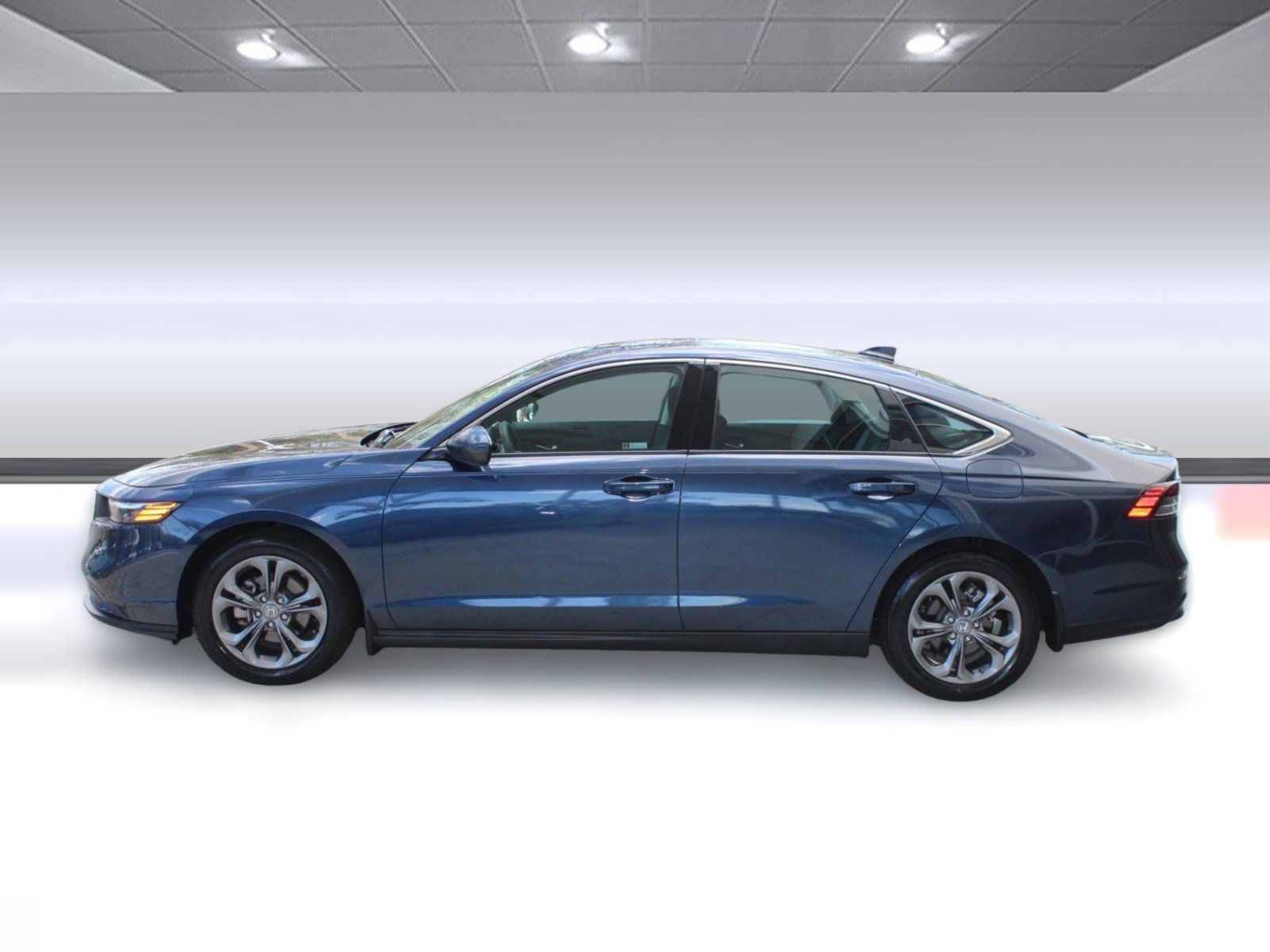 Used 2024 Honda Accord EX image 2
