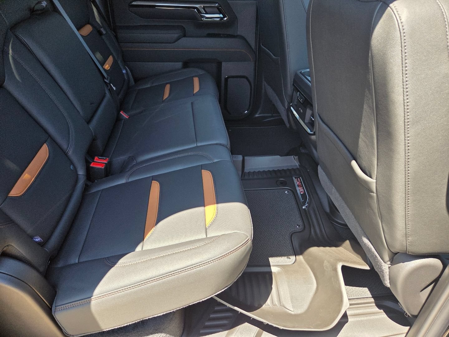 New 2026 GMC Sierra 2500 AT4 w/ AT4 Premium Plus Package AWD/4WD image 26