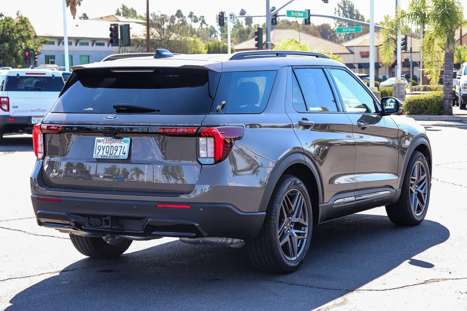 Used 2026 Ford Explorer ST-Line w/ ST-Line Street Pack RWD image 4