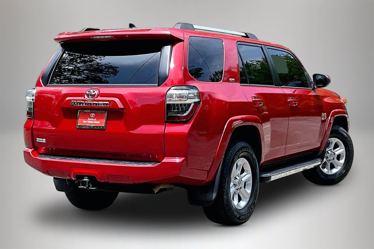 Used 2022 Toyota 4Runner SR5 AWD/4WD image 5