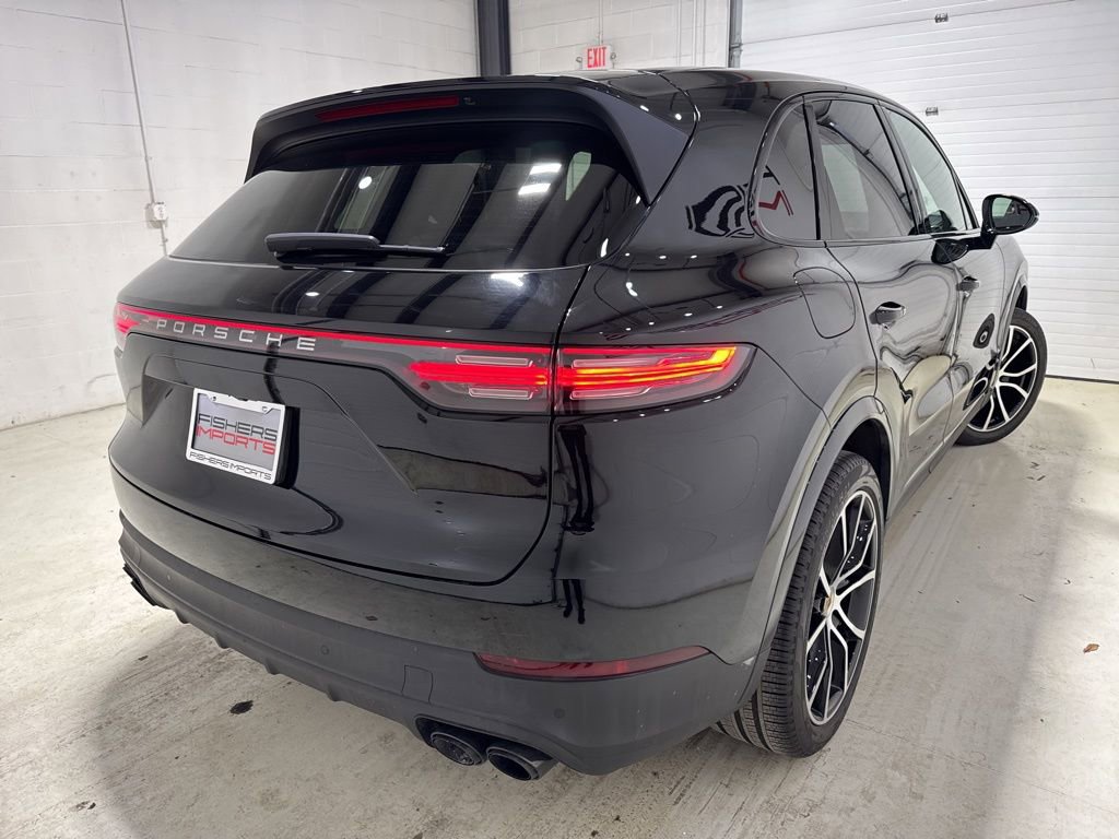 Used 2023 Porsche Cayenne w/ Premium Package AWD/4WD image 4
