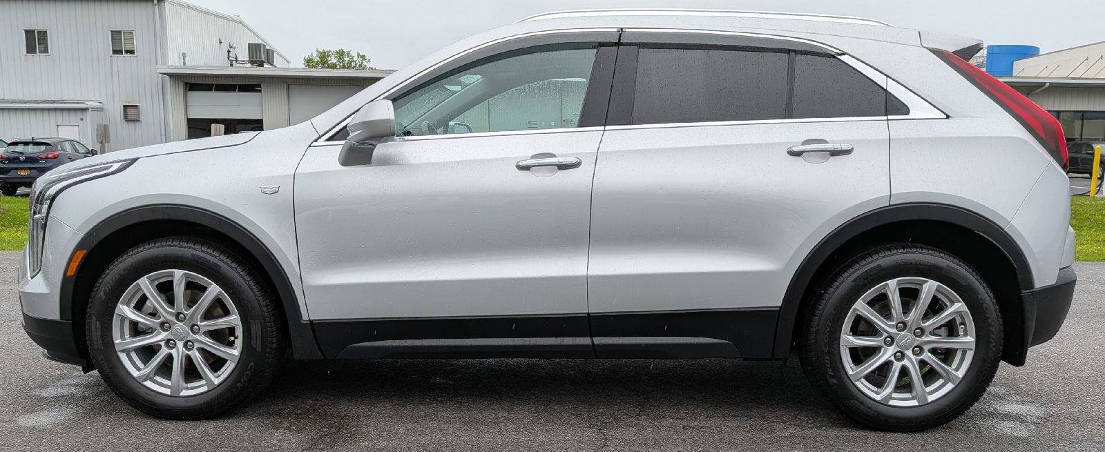 Used 2019 Cadillac XT4 Luxury w/ Cold Weather Package AWD/4WD image 6