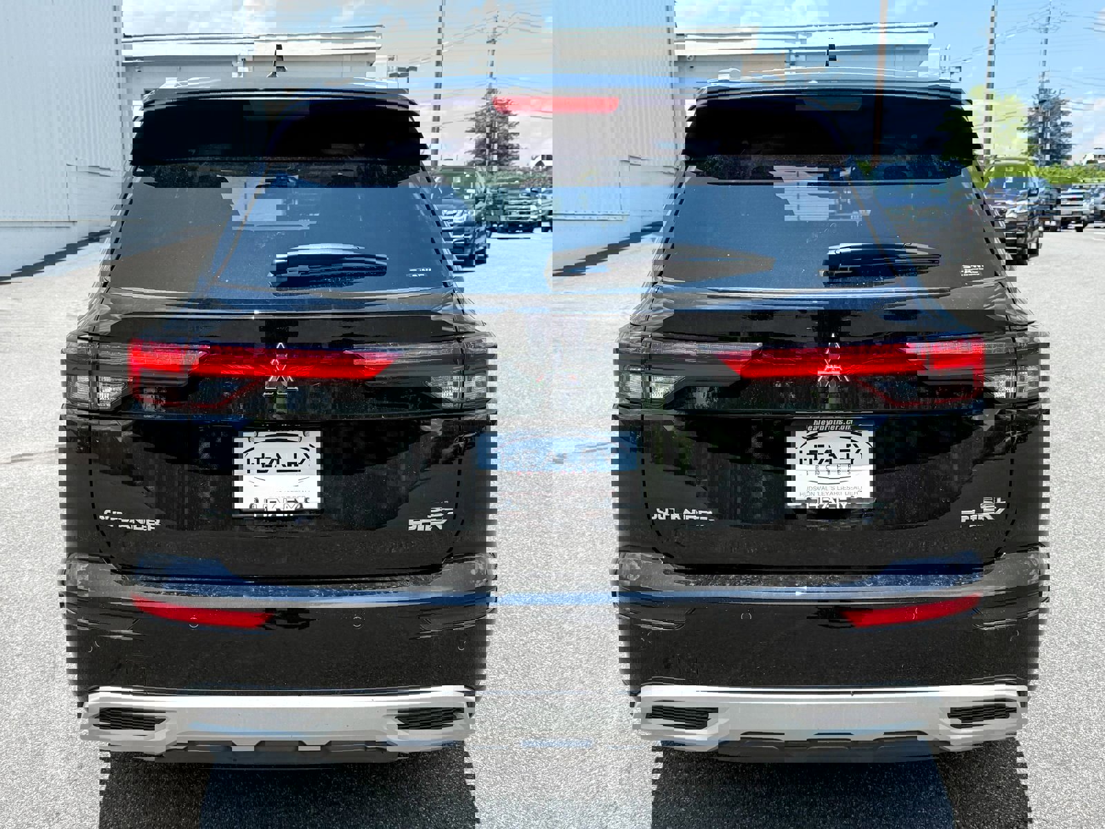 New 2025 Mitsubishi Outlander 4WD Plug-In Hybrid image 9