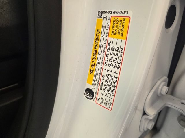 Used 2024 GMC Sierra 2500 AT4X AWD/4WD image 18