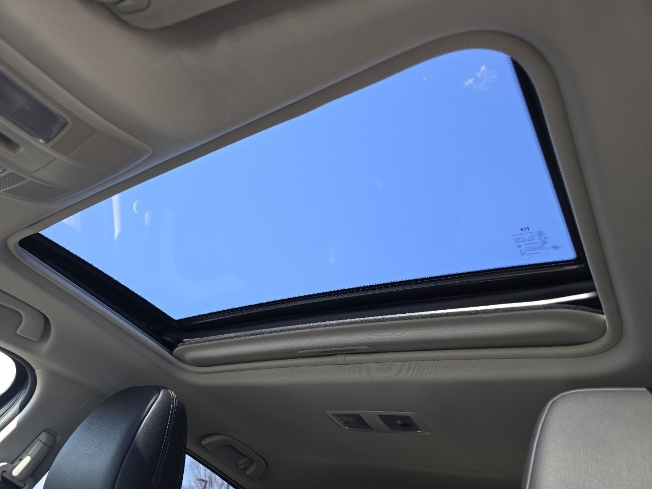 Used 2023 MAZDA CX-5 AWD 2.5 S w/ Premium Plus Pkg image 3