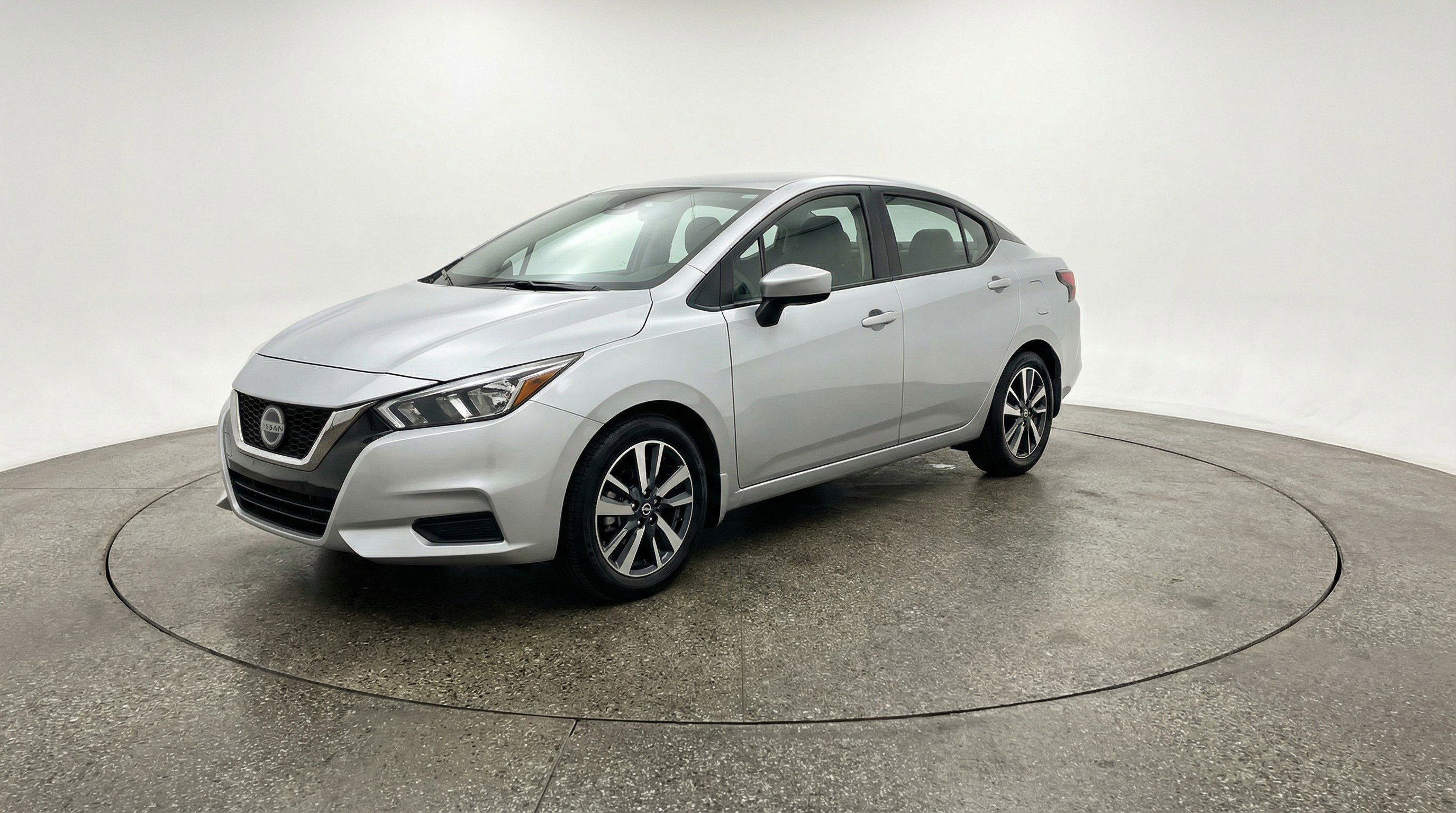 Used 2025 Nissan Versa SV FWD image 3