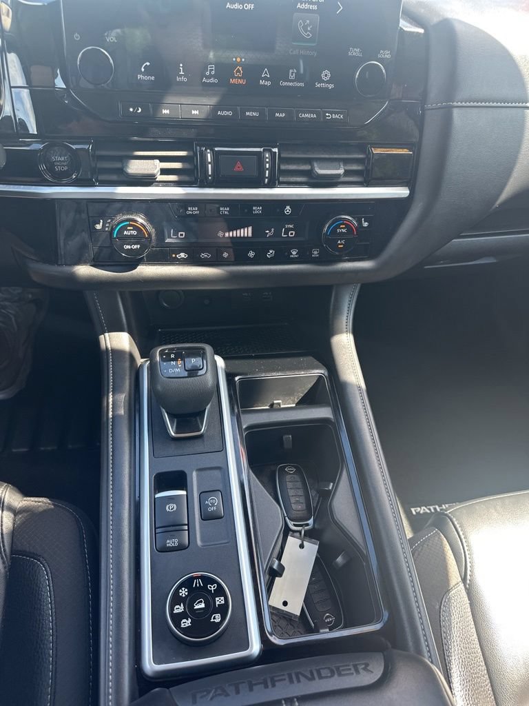 Used 2025 Nissan Pathfinder SL AWD/4WD image 20