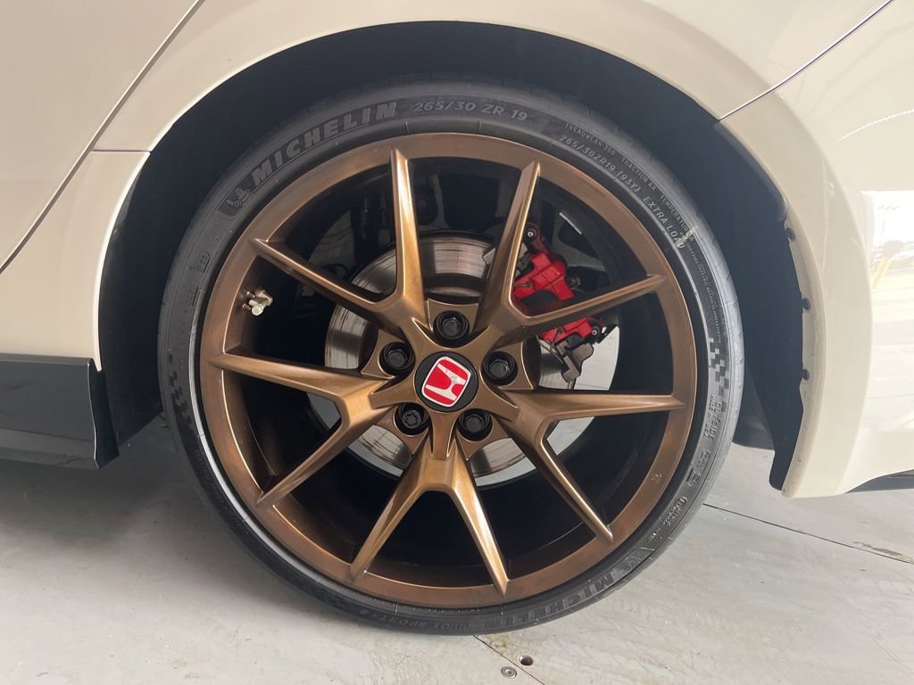 Used 2023 Honda Civic Type R image 15