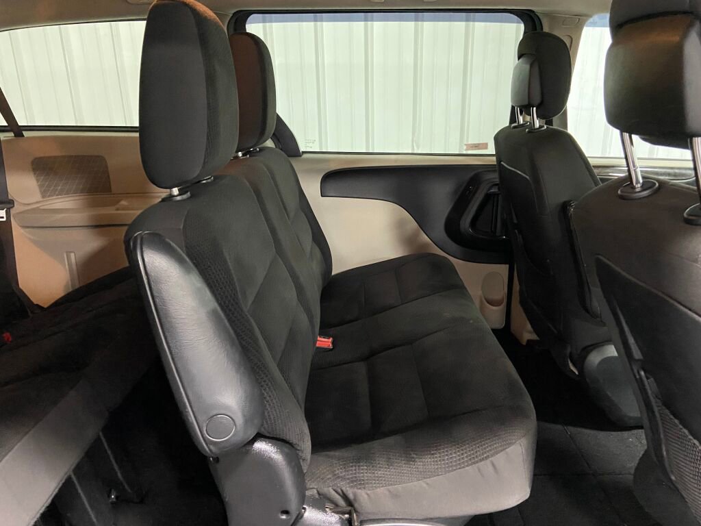 Used 2019 Dodge Grand Caravan SE image 18
