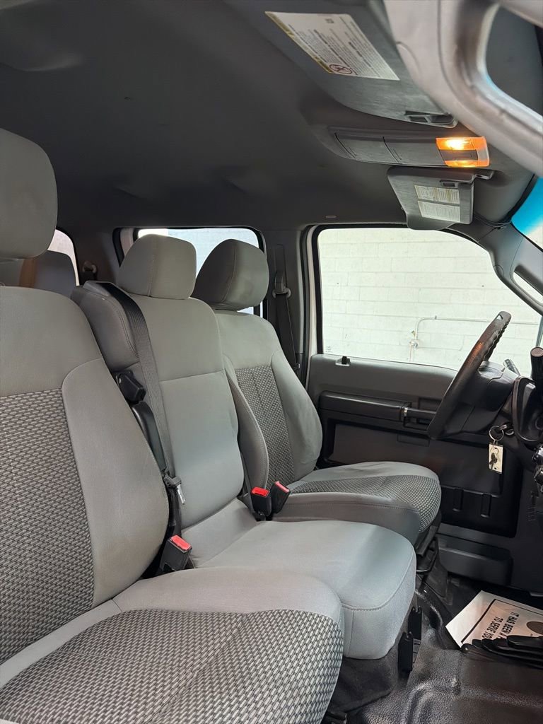 Used 2014 Ford F550 4x4 Crew Cab Super Duty image 32