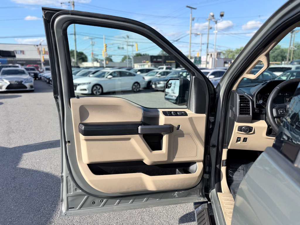 Used 2020 Ford F150 XLT w/ Equipment Group 302A Luxury AWD/4WD image 11