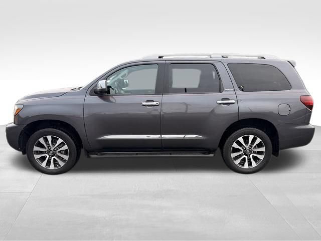 Used 2018 Toyota Sequoia Limited w/ Safety & Convenience Package AWD/4WD image 10