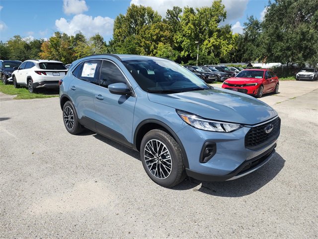 New 2026 Ford Escape SE FWD image 1