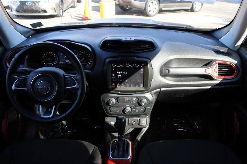Used 2021 Jeep Renegade Trailhawk AWD/4WD image 13
