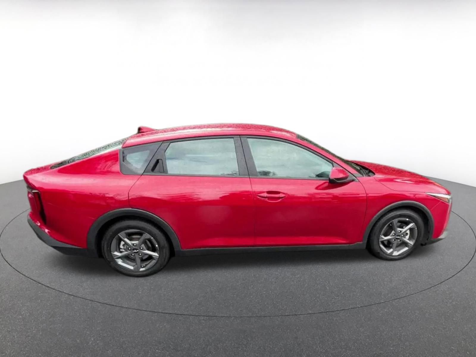 Used 2025 Kia K4 LXS image 16