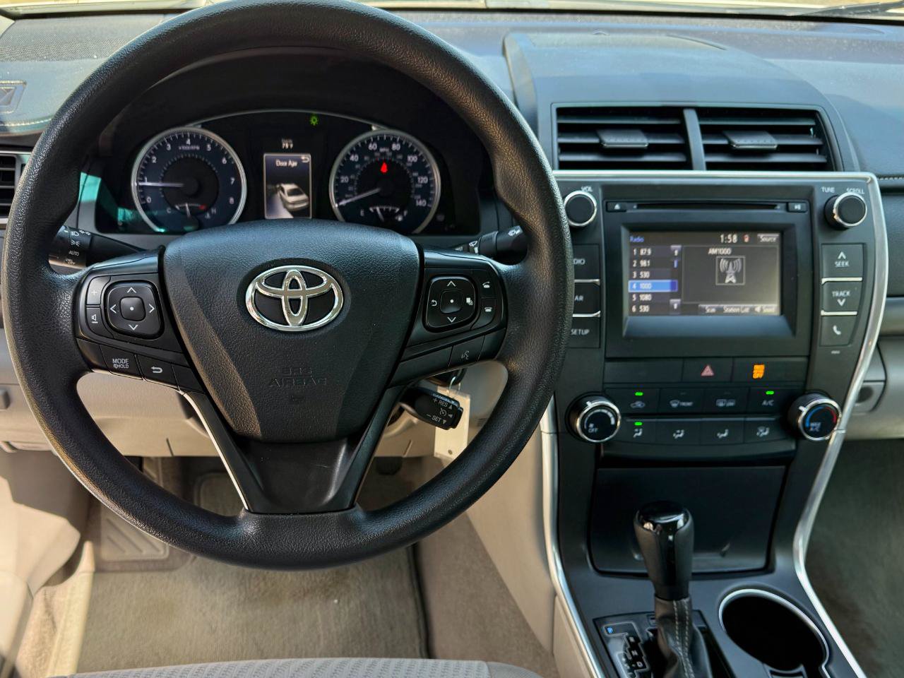 Used 2017 Toyota Camry LE FWD image 10