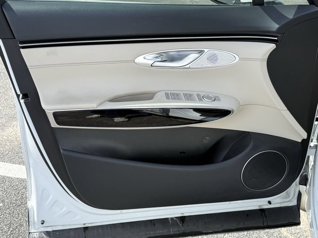 Used 2025 Genesis GV70 2.5T image 10