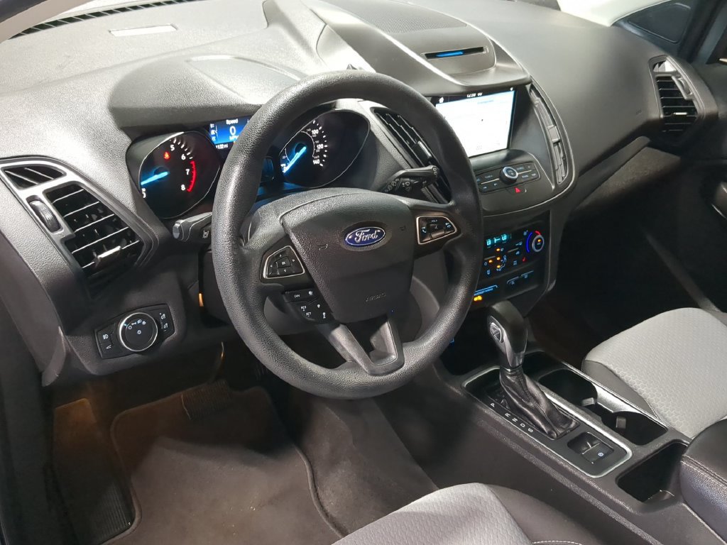 Used 2018 Ford Escape SE w/ Ford Safe & Smart Package FWD image 12