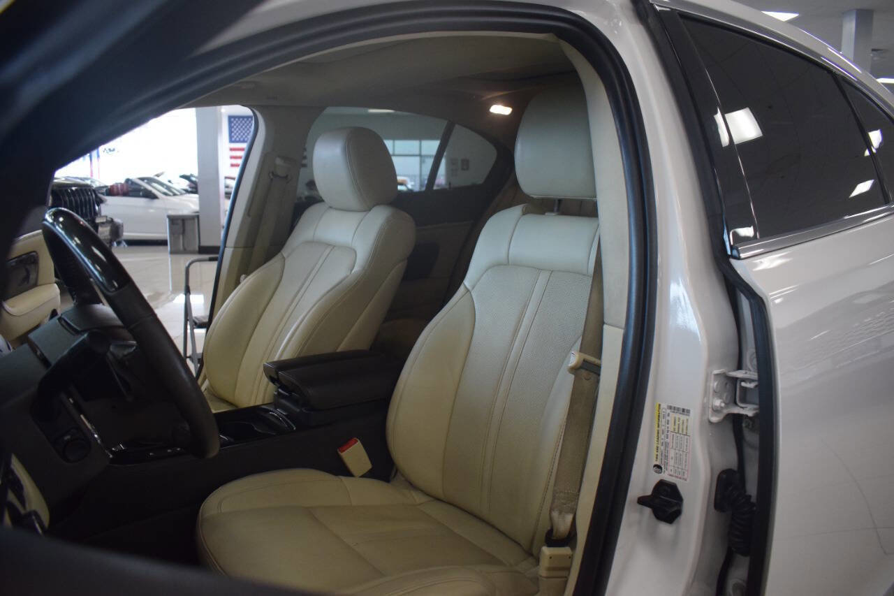 Used 2013 Lincoln MKS AWD image 49