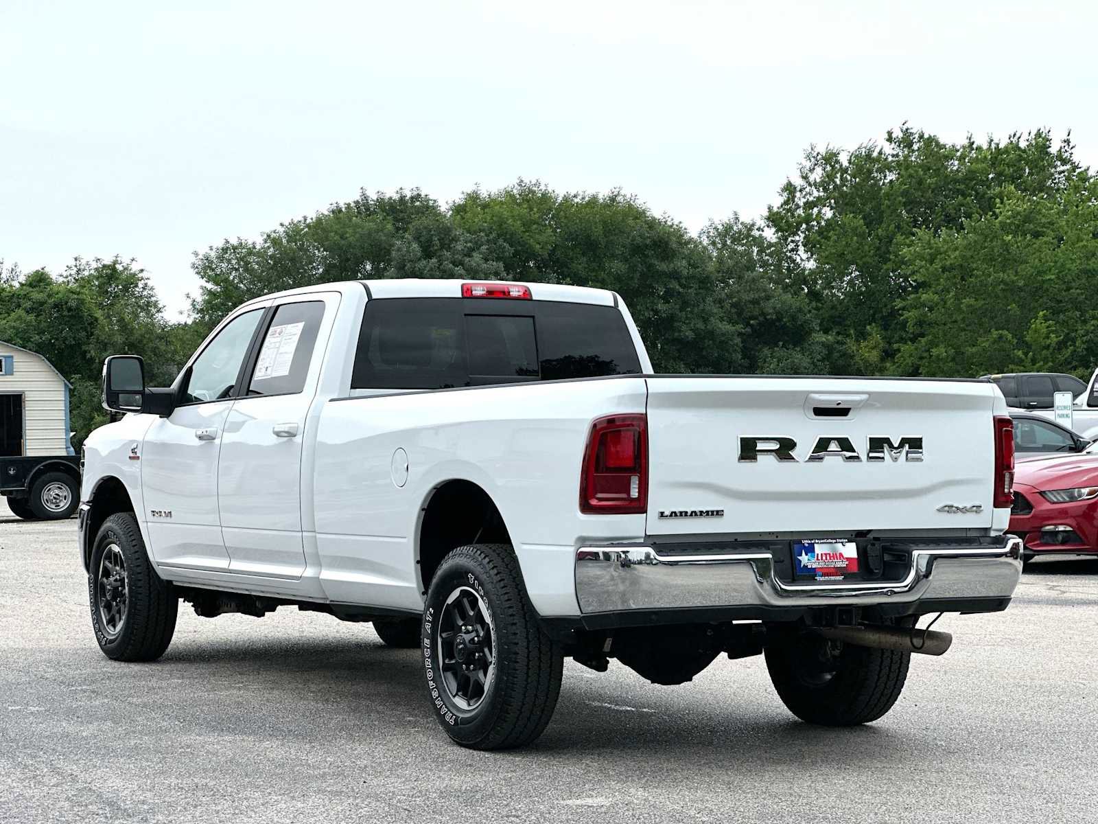 Used 2025 RAM 3500 Laramie AWD/4WD image 13