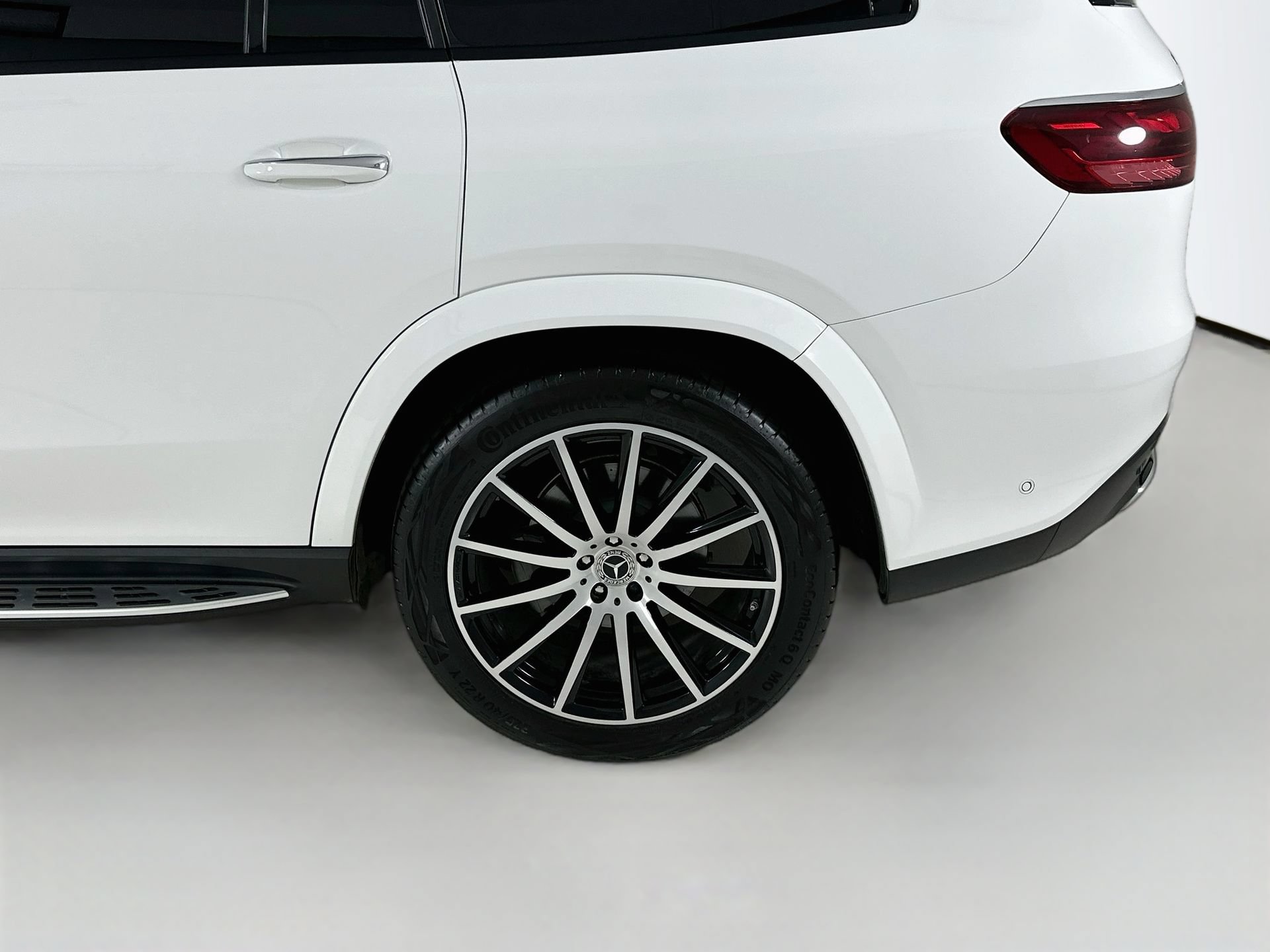 Used 2024 Mercedes-Benz GLS 450 4MATIC image 36