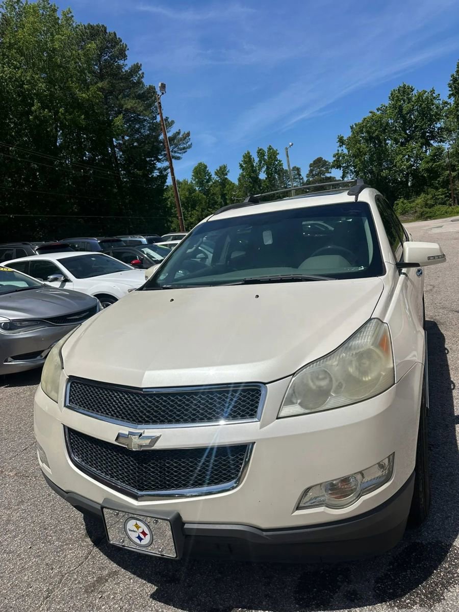 Used 2011 Chevrolet Traverse LT w/ LPO, 'HIT The Road' Package FWD image 2