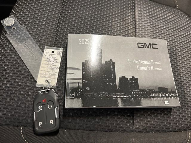 Used 2022 GMC Acadia SLE w/ Driver Convenience Package image 32