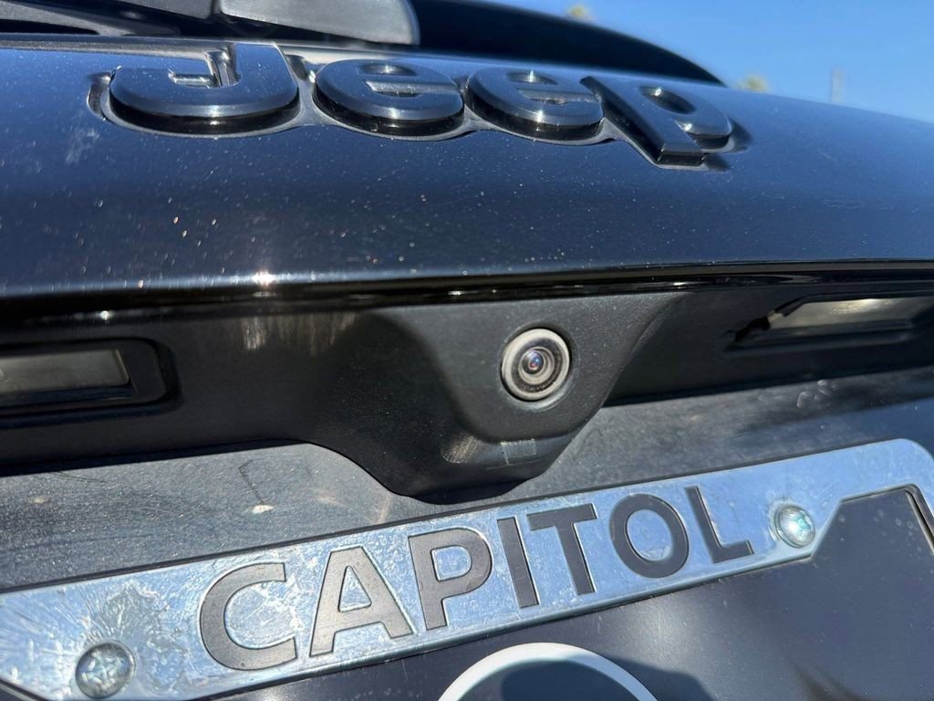 Used 2018 Jeep Compass Latitude w/ Popular Equipment Group image 12