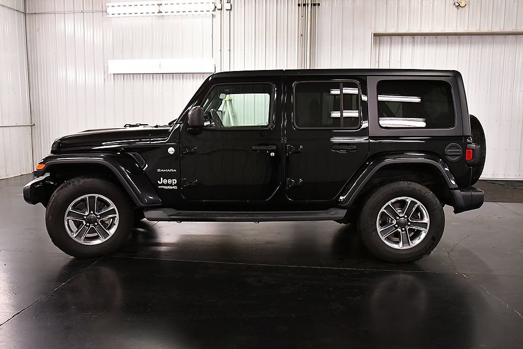 Used 2019 Jeep Wrangler Unlimited Sahara AWD/4WD image 4