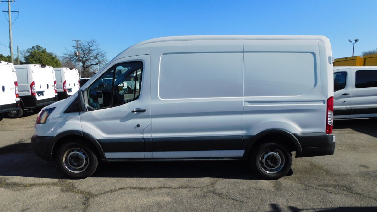 Used 2019 Ford Transit 150 130 Medium Roof RWD image 4