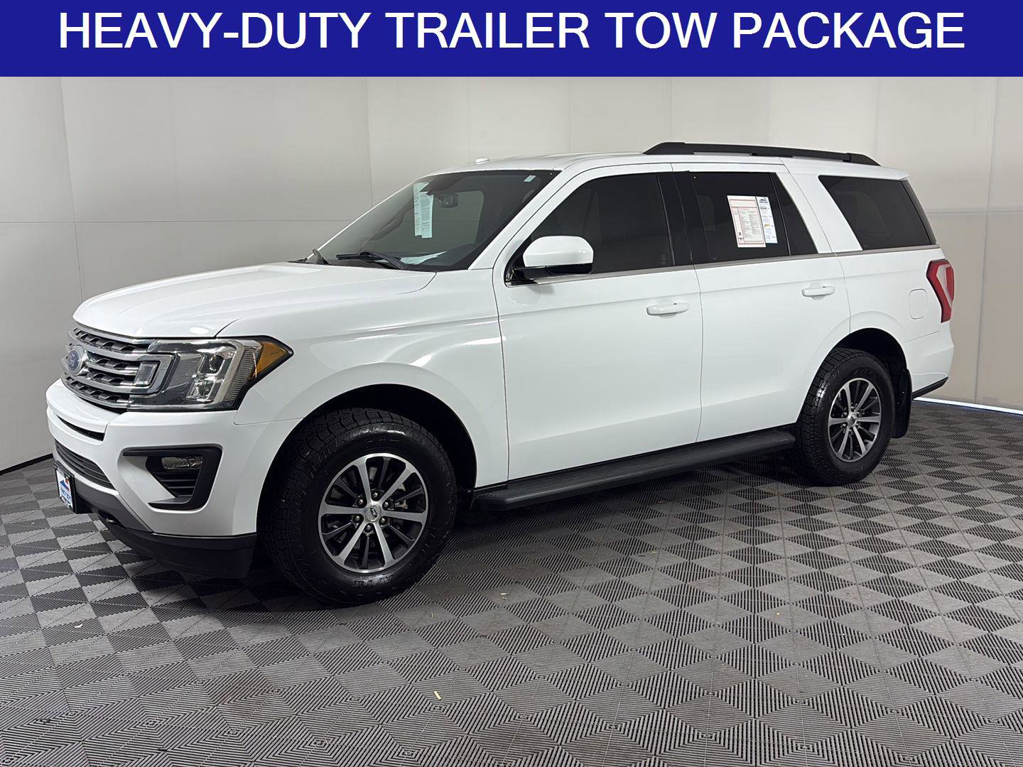 Used 2018 Ford Expedition XLT image 1