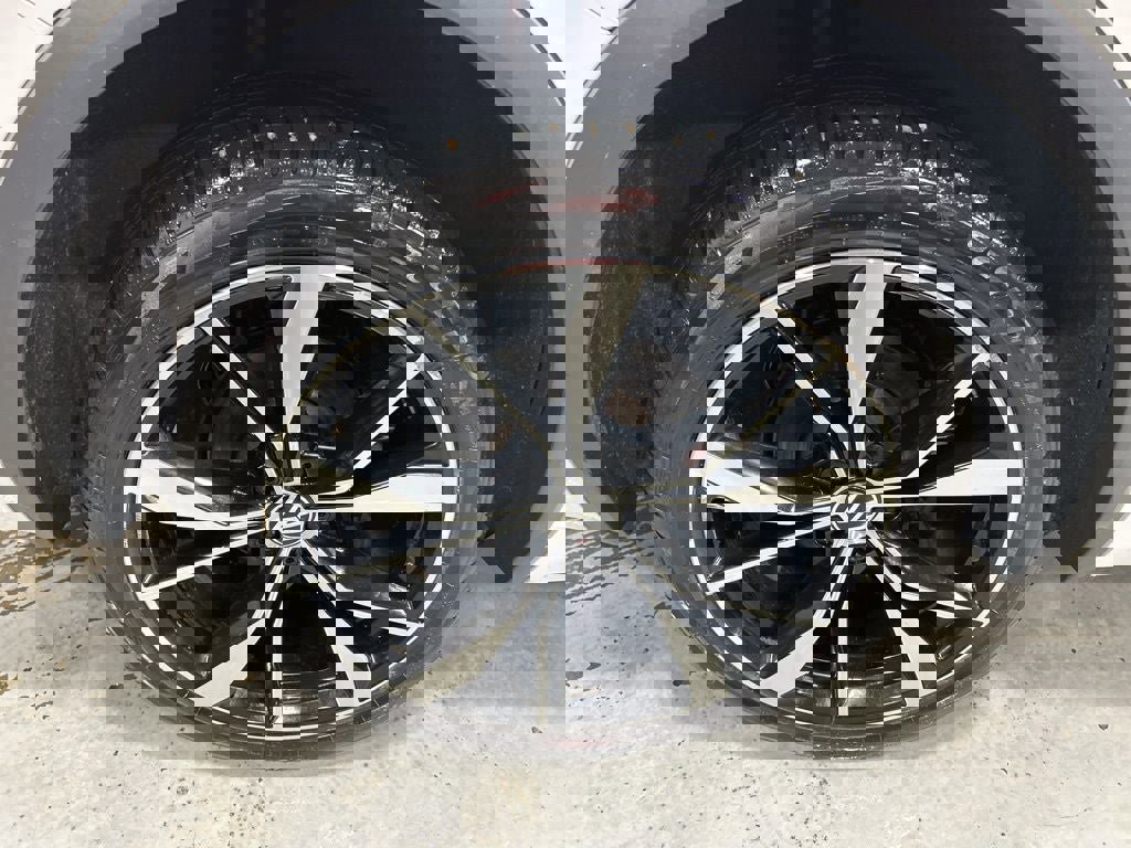 Used 2022 Volkswagen Tiguan SEL R-Line image 25