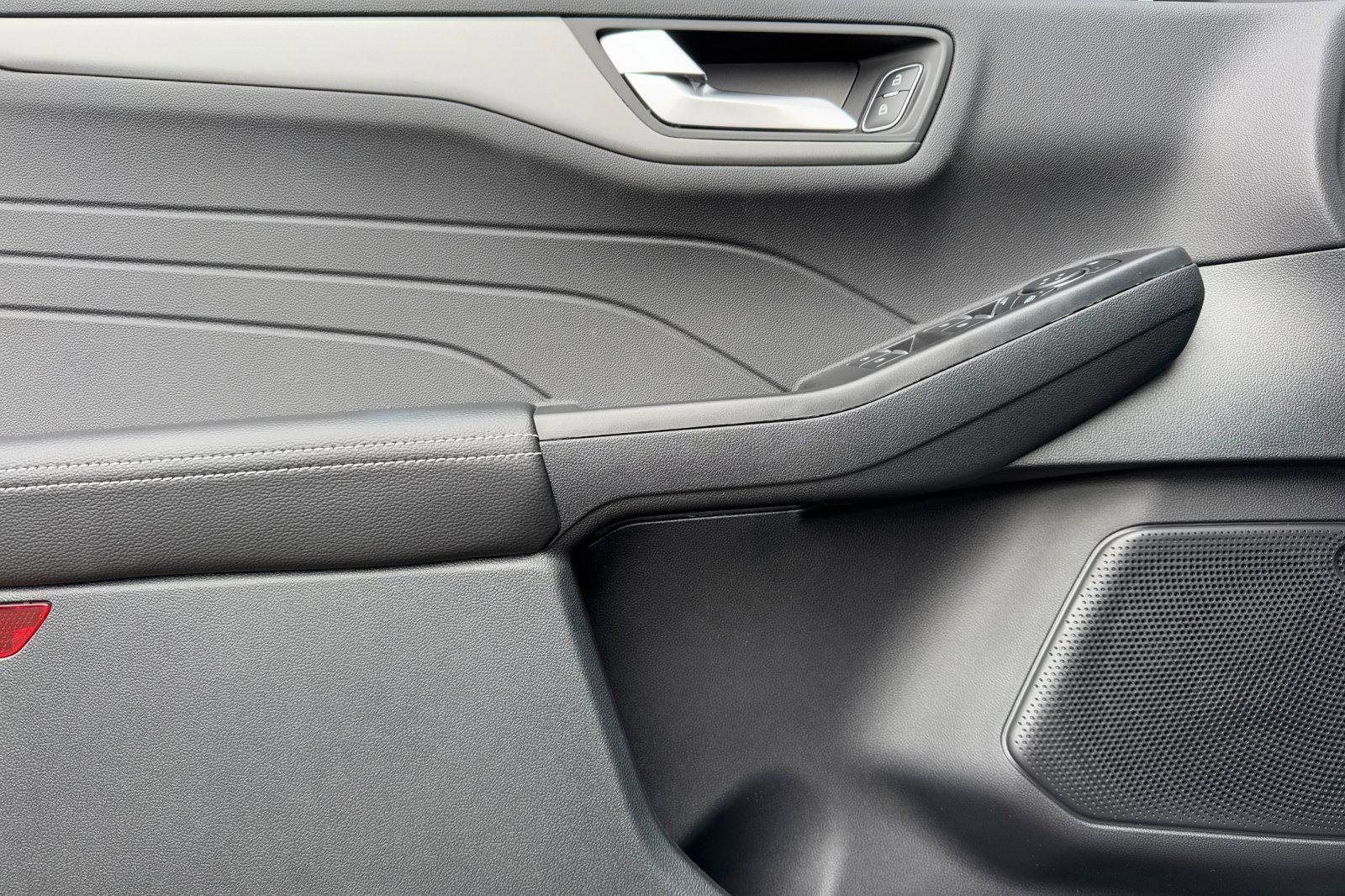 New 2025 Ford Escape PHEV image 8