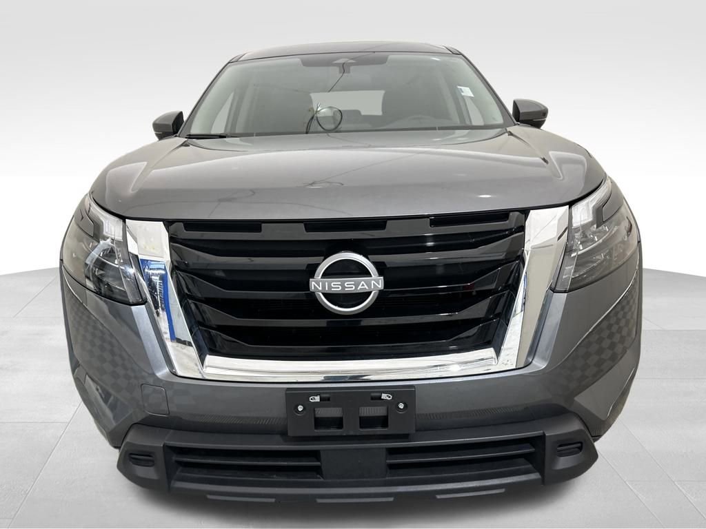 Used 2024 Nissan Pathfinder SV image 9
