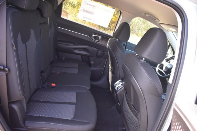 New 2026 Kia Sorento LX FWD image 14