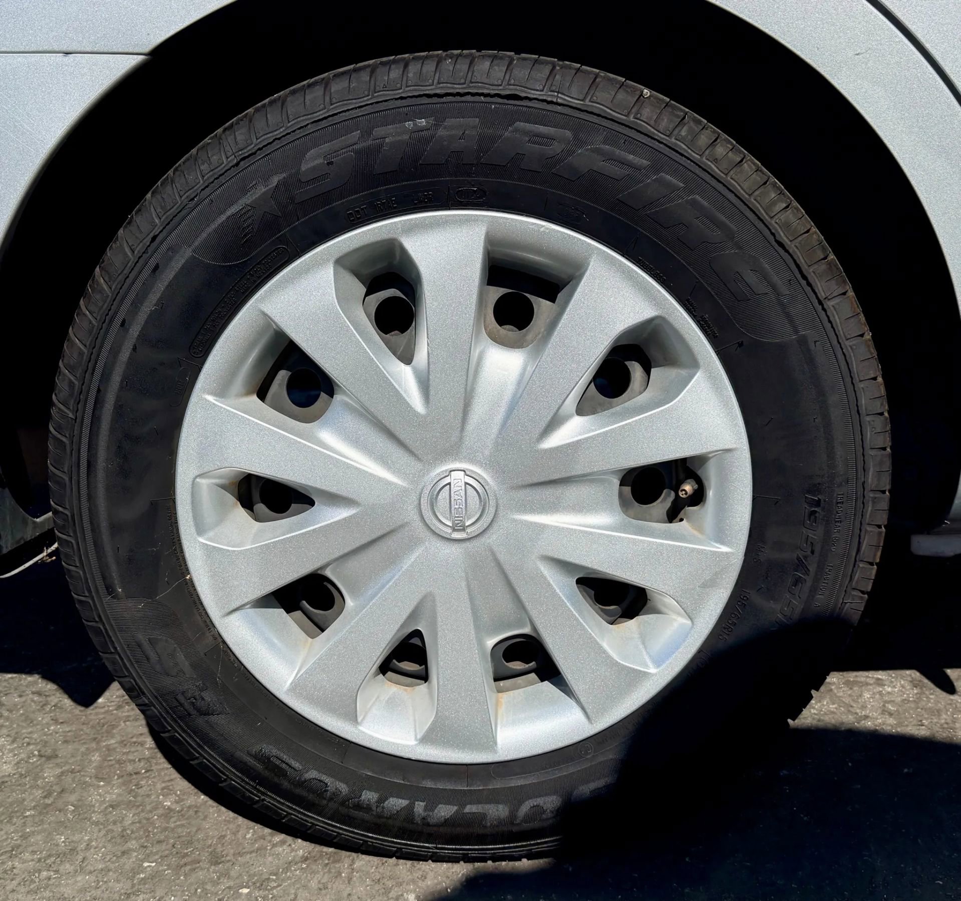 Used 2019 Nissan Versa S Plus image 6