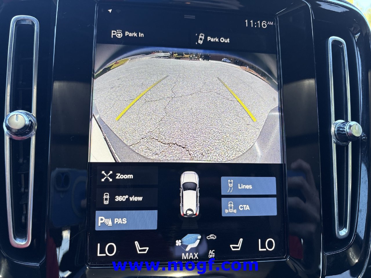 Used 2021 Volvo XC40 T4 R-Design w/ Advanced Package FWD image 5