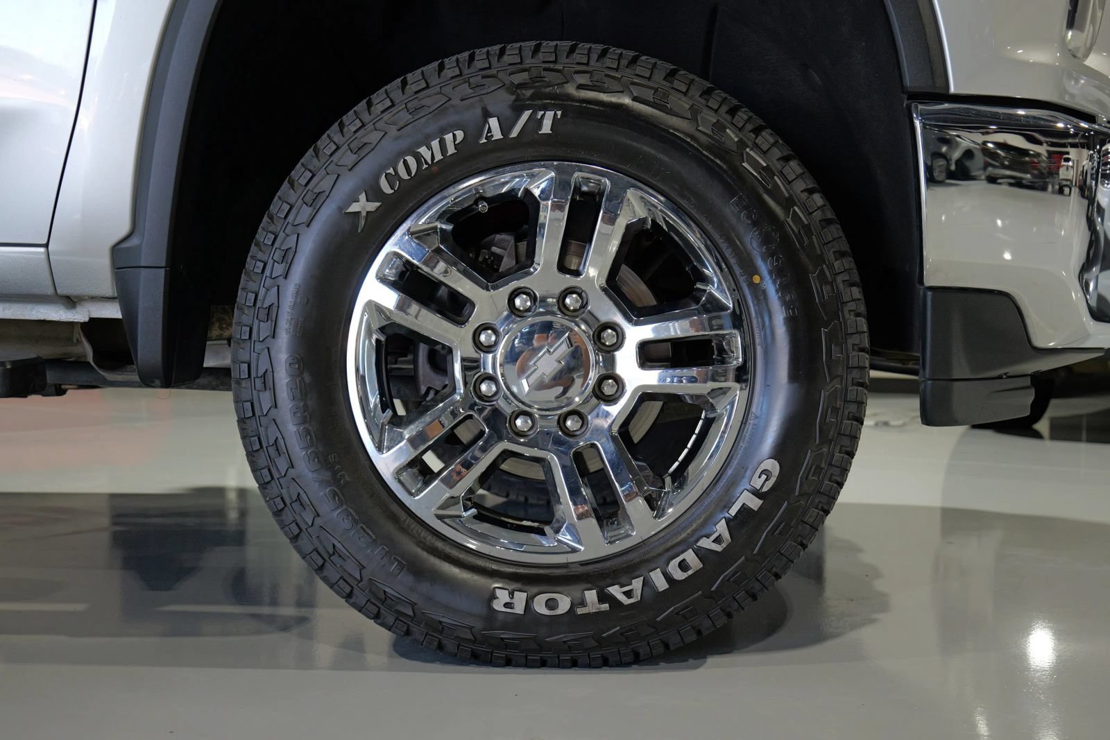 Used 2020 Chevrolet Silverado 2500 LTZ w/ LTZ Plus Package AWD/4WD image 9