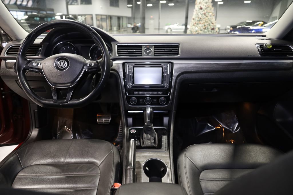 Used 2017 Volkswagen Passat 1.8T SEL Premium image 21